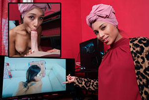 La madura Cali Lee caza a su hijastro viendo porno y le ofrece su coño