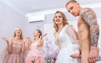 Folla como una puta con sus amigas la noche antes de su boda
